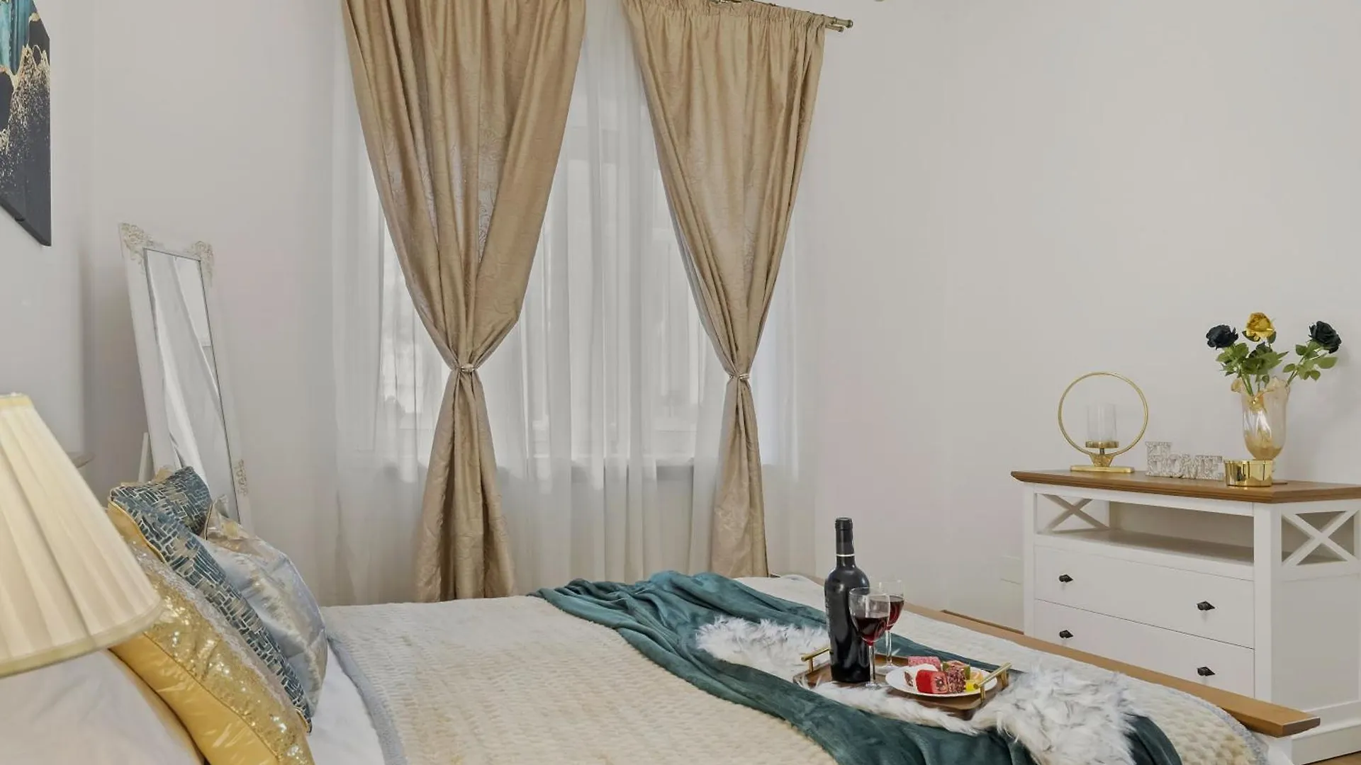 Sweet Luxury Three Rooms Apartment City Center Universitate Bucharest