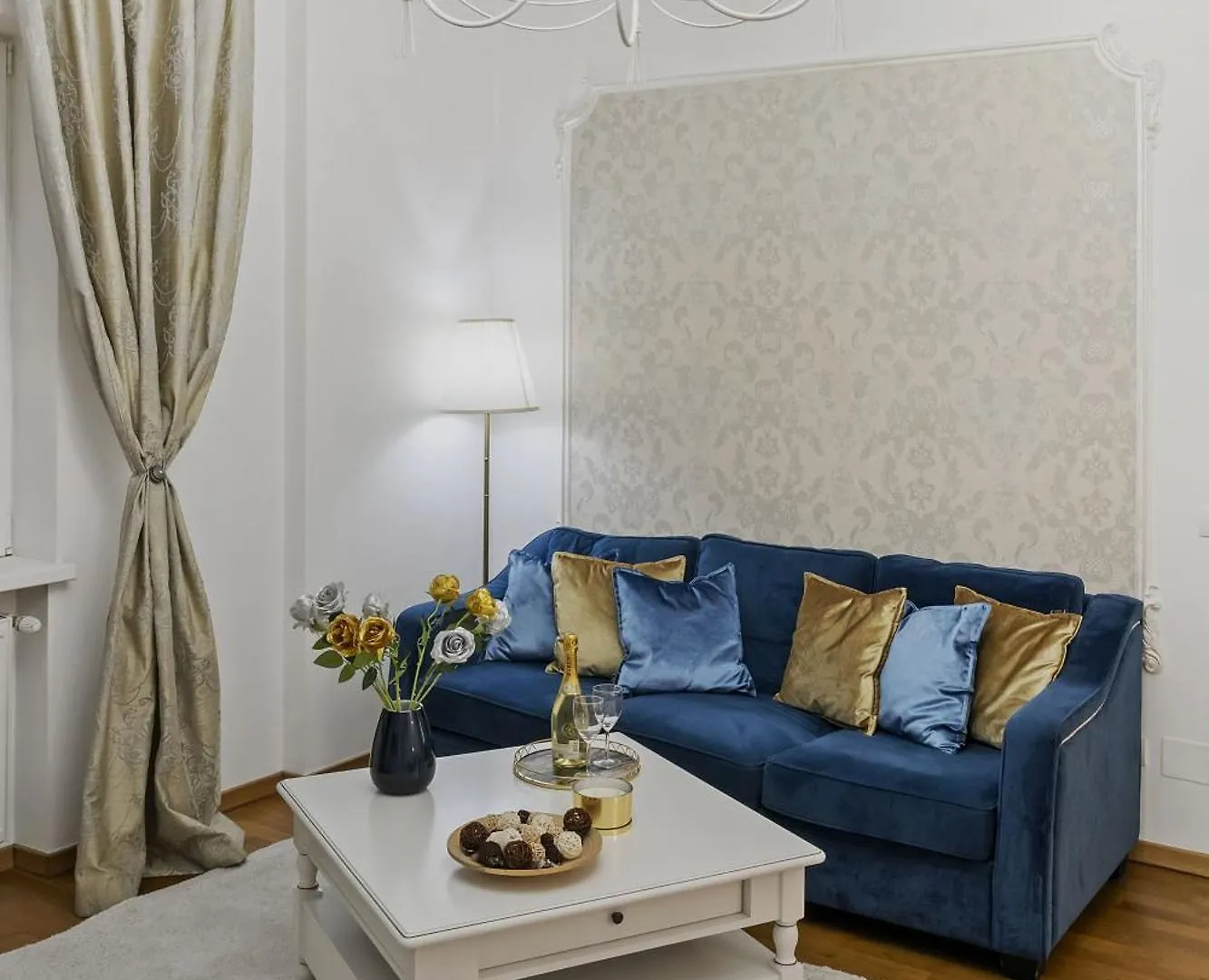 Sweet Luxury Three Rooms Apartment City Center Universitate Bucharest