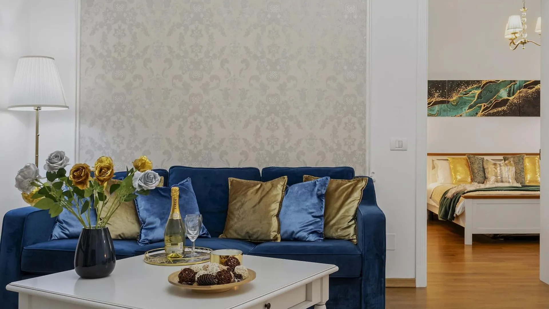 Sweet Luxury Three Rooms Apartment City Center Universitate Bucharest Romania