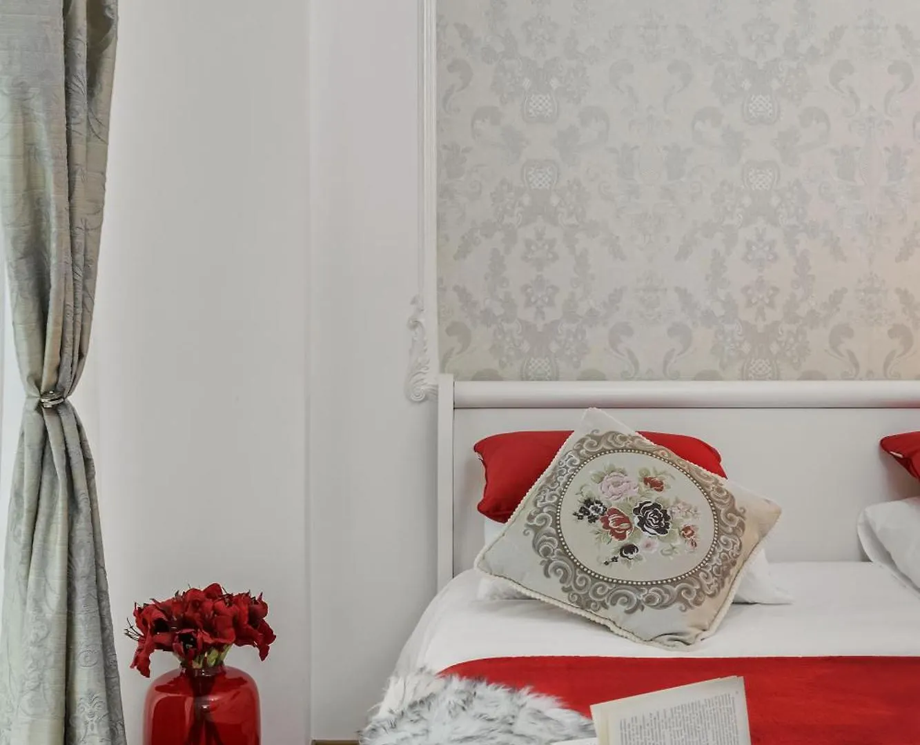Sweet Luxury Three Rooms Apartment City Center Universitate Bucharest