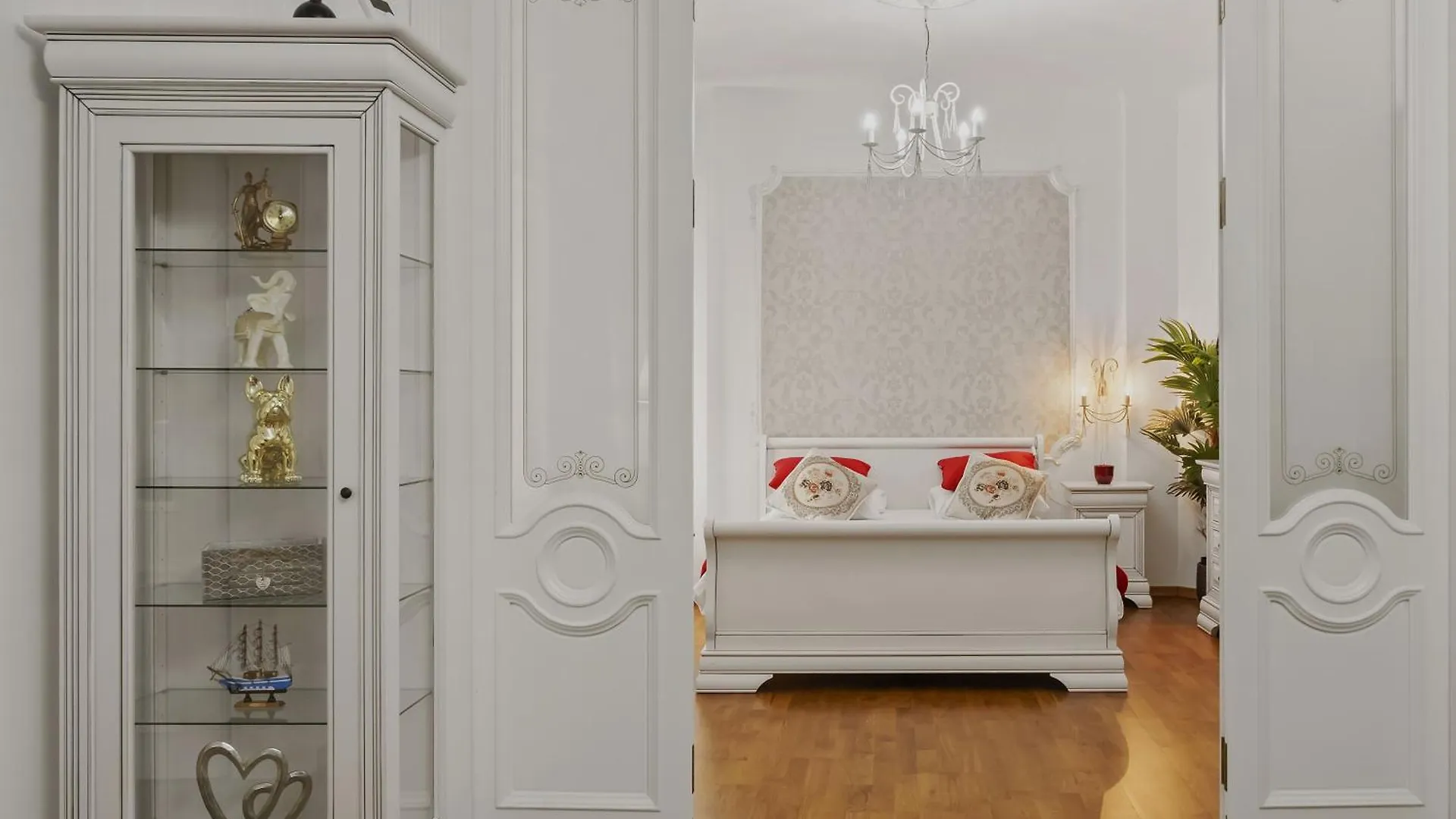 Sweet Luxury Three Rooms Apartment City Center Universitate Bucharest