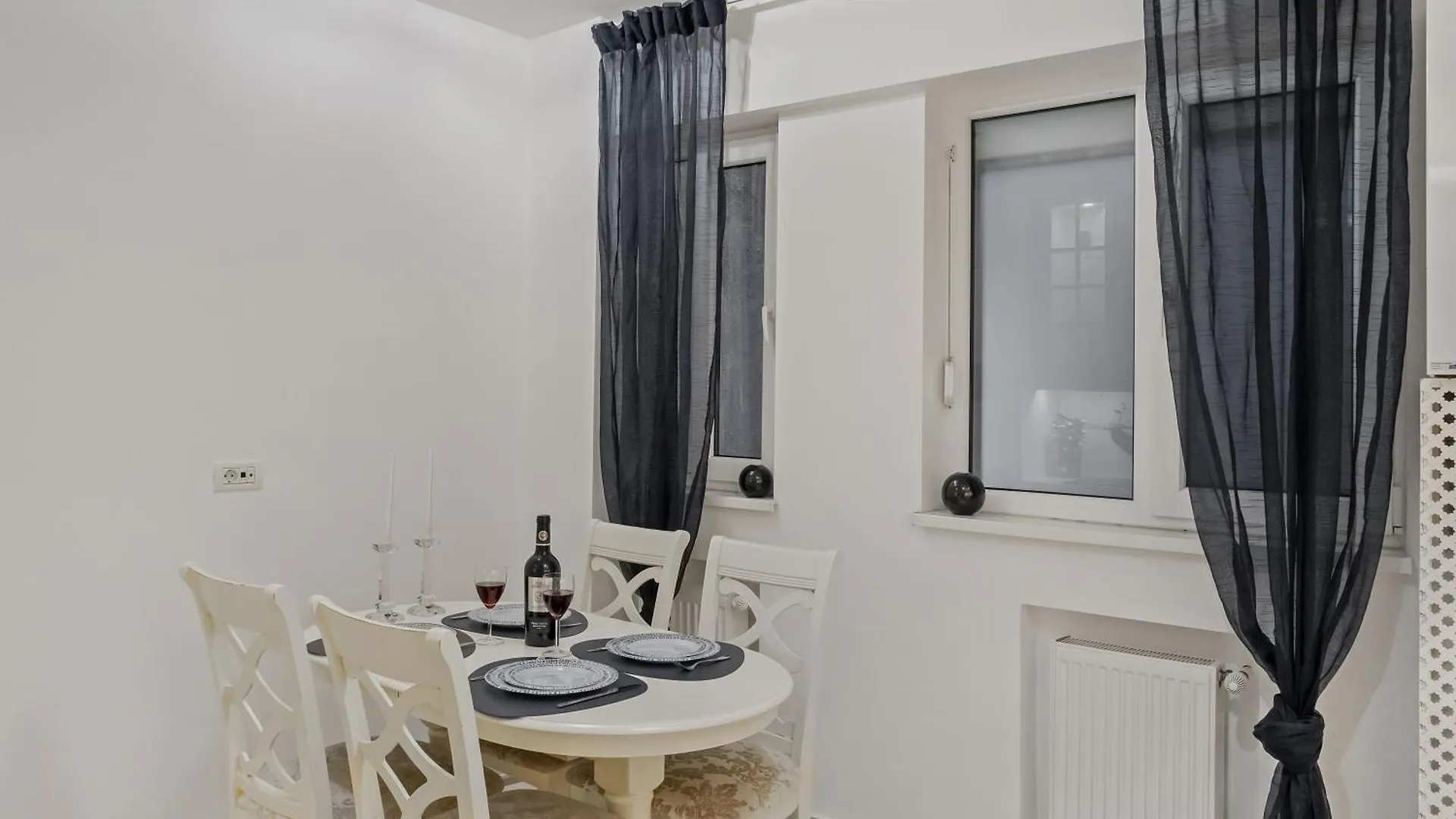 Sweet Luxury Three Rooms Apartment City Center Universitate Bucharest