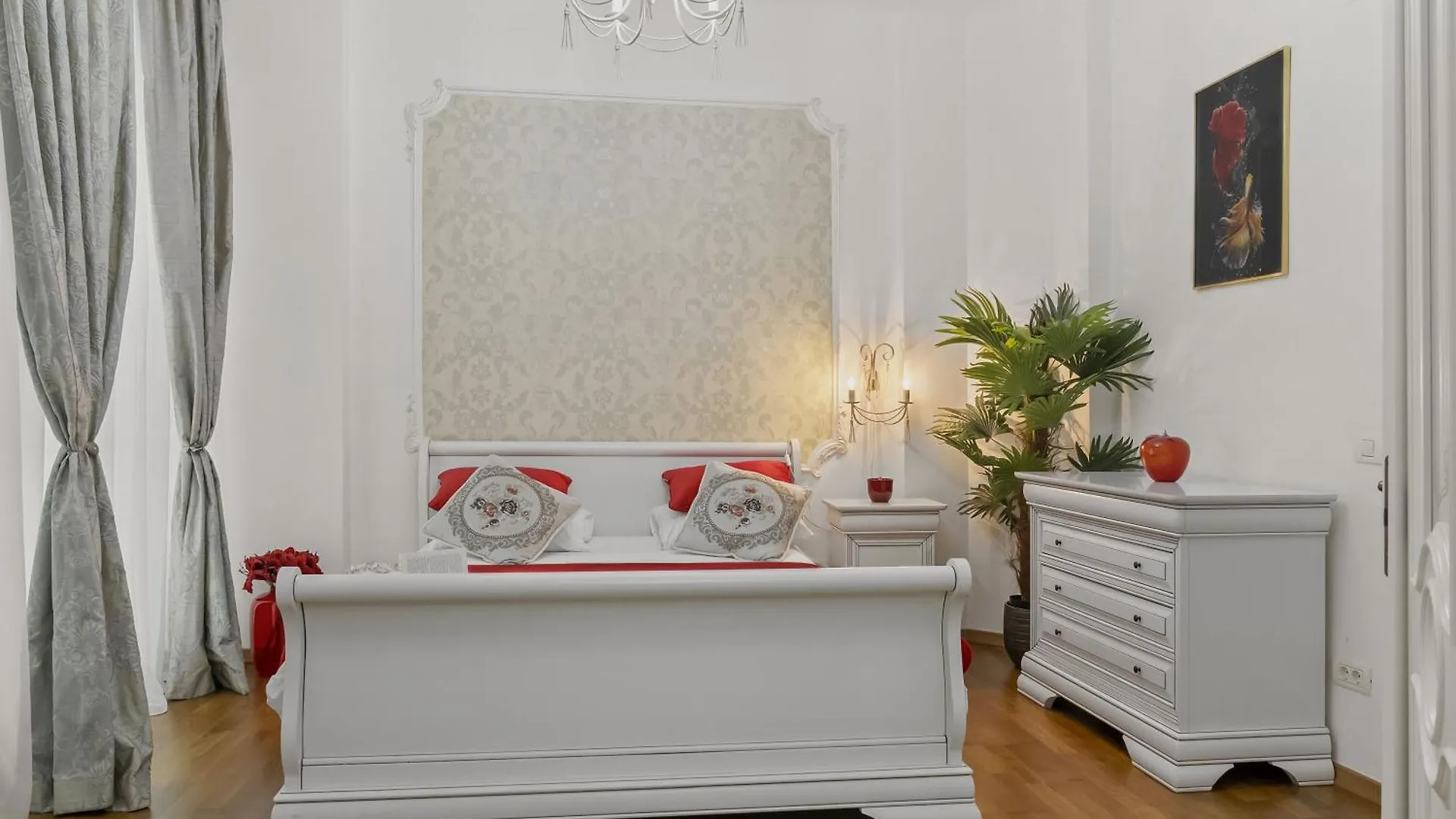 Sweet Luxury Three Rooms Apartment City Center Universitate Bucharest 0*,  Romania