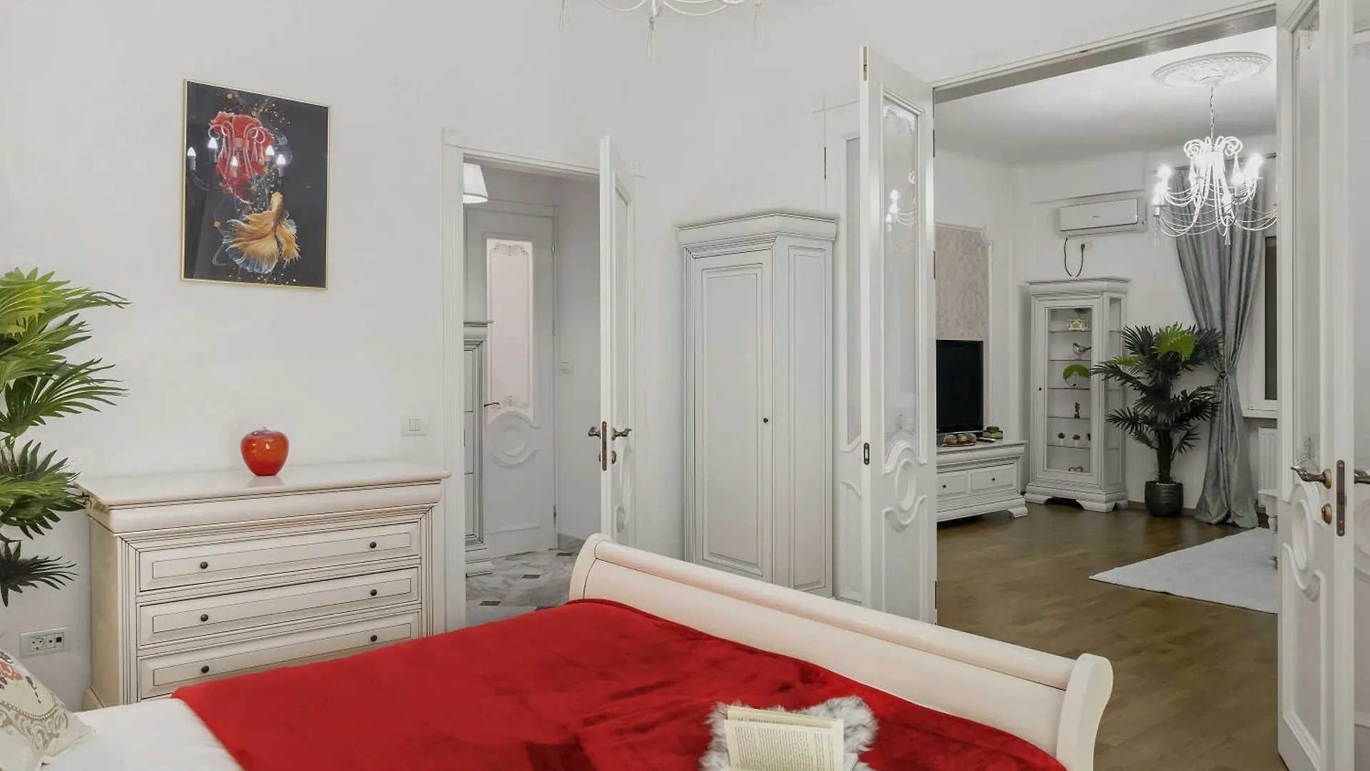 Sweet Luxury Three Rooms Apartment City Center Universitate Bucharest Romania