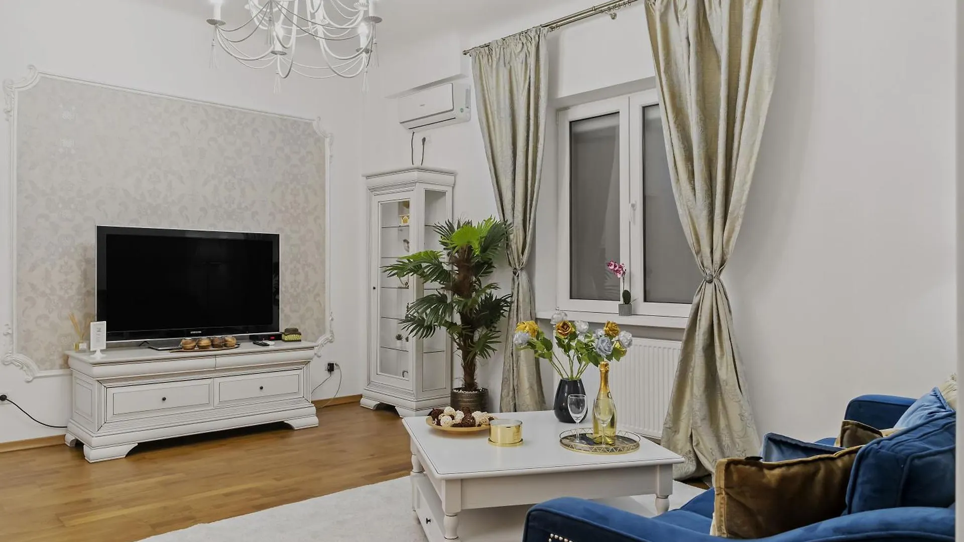 Sweet Luxury Three Rooms Apartment City Center Universitate Bucharest