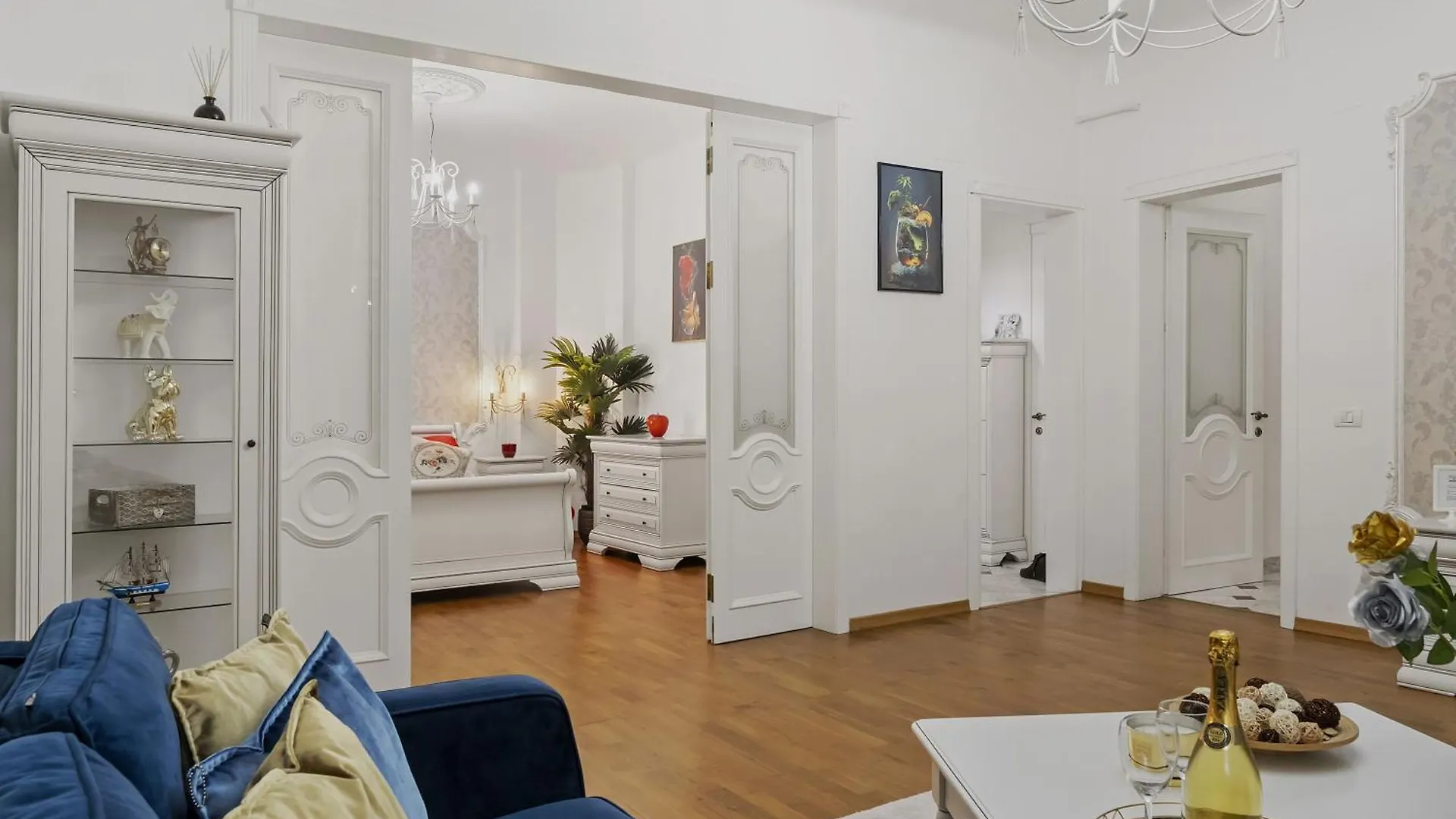Sweet Luxury Three Rooms Apartment City Center Universitate Bucharest