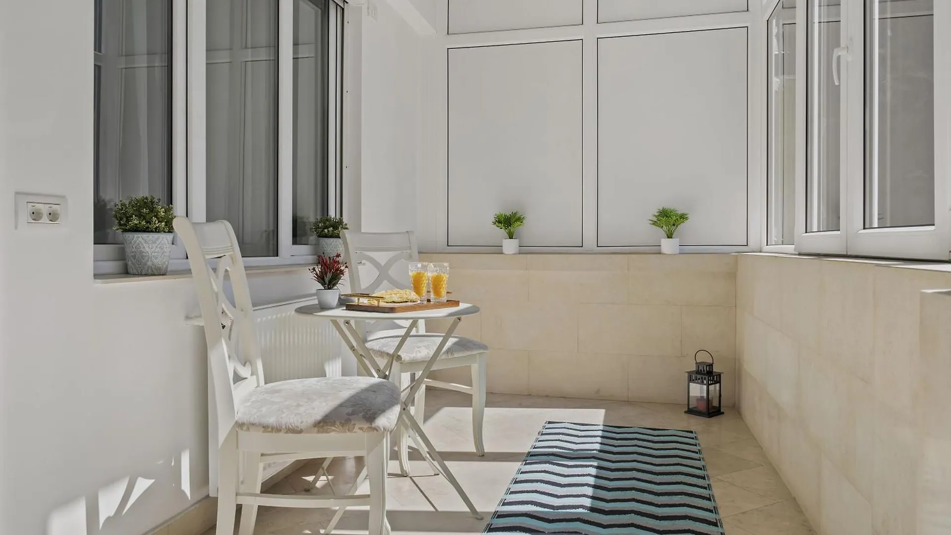 Sweet Luxury Three Rooms Apartment City Center Universitate Bucharest
