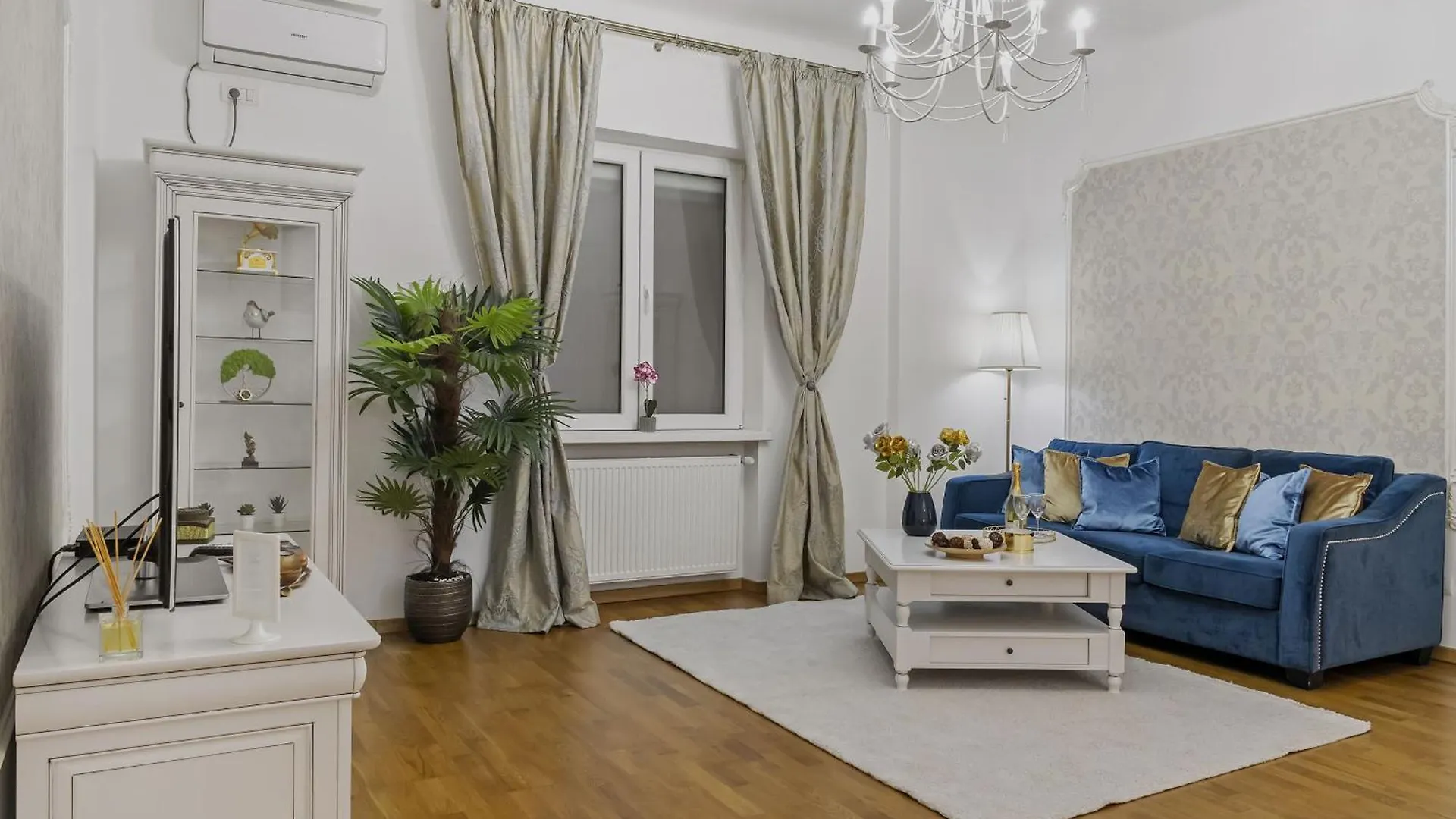 Sweet Luxury Three Rooms Apartment City Center Universitate Bucharest
